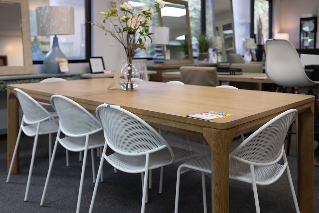 Universal Dining Table